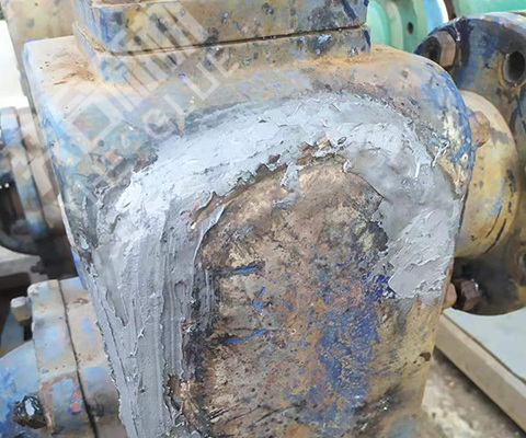 铸铁水泵裂缝用什么胶？ 奕合铸铁水泵裂缝修补胶解决您的修复问题