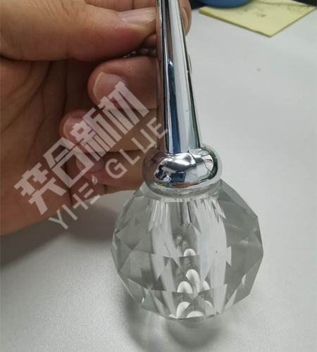 玻璃粘金属用什么胶 来试试高透明环保无气味耐高温200℃环氧AB胶
