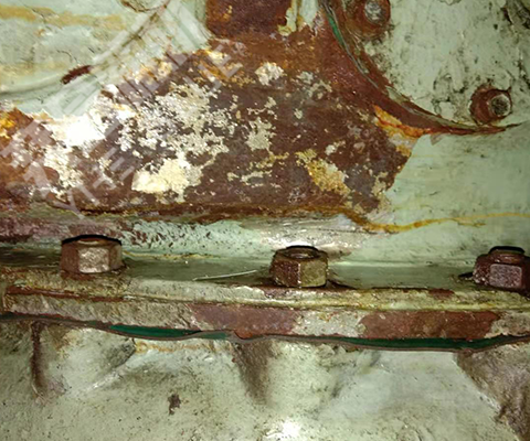 铸铁管漏水怎么修补？ 奕合铸铁管道修补剂现场就能施胶修补的胶水