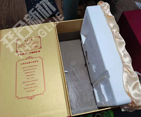 eps泡沫粘灰板纸用什么胶水？奕合无腐蚀泡沫胶水粘接超牢固