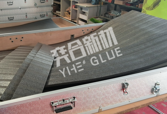 珍珠棉粘木箱用胶方案-奕合供应箱包行业专用透明无气味海绵强力喷胶
