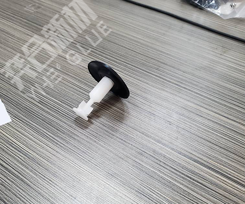 尼龙和橡胶用什么胶水？ 奕合牌尼龙专用胶水解决您的胶粘顾虑