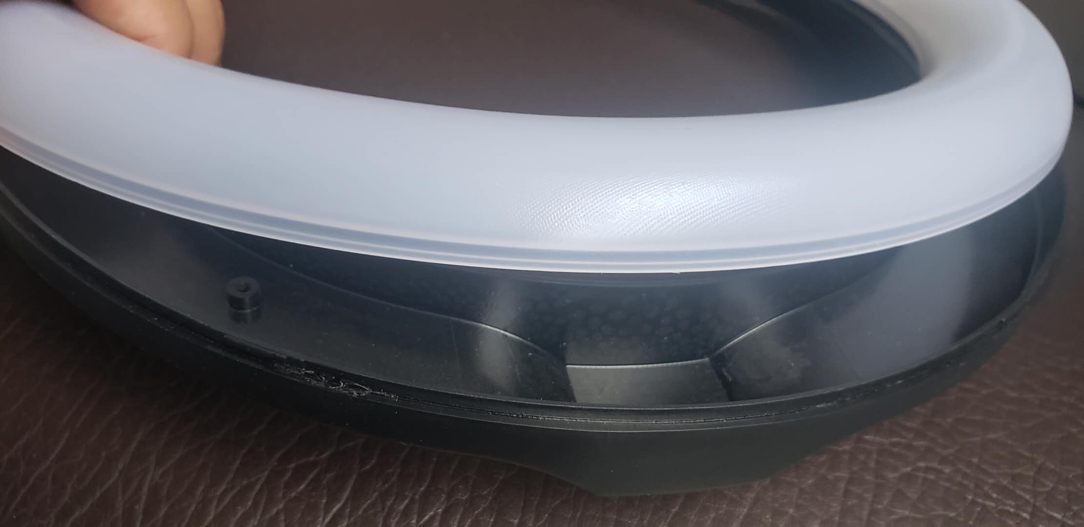 LED灯罩专用塑料胶水 奕合PC粘ABS塑料专用胶在灯饰行业的应用